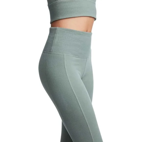 Bandier x Sincerely Jules The Meadow Legging in Fatigue Green - Picture 6 of 12